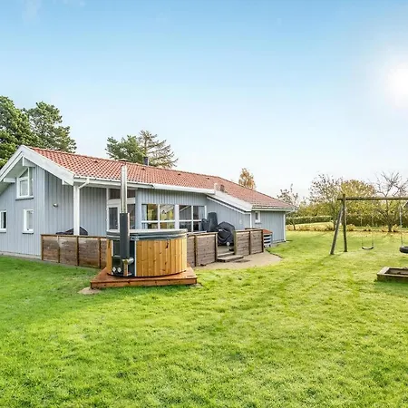 4 Bedroom Pet Friendly In Sydals *