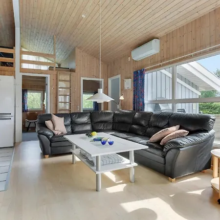 4 Bedroom Pet Friendly In Sydals Holiday home