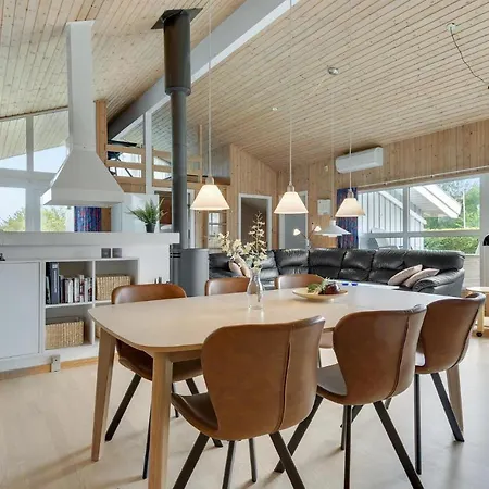 4 Bedroom Pet Friendly In Sydals Casa vacanze Skovbyballe