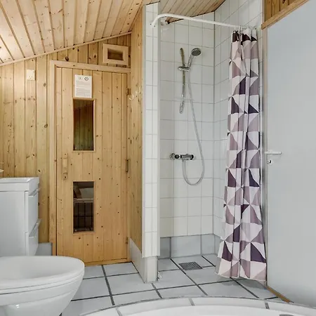 4 Bedroom Pet Friendly In Sydals *