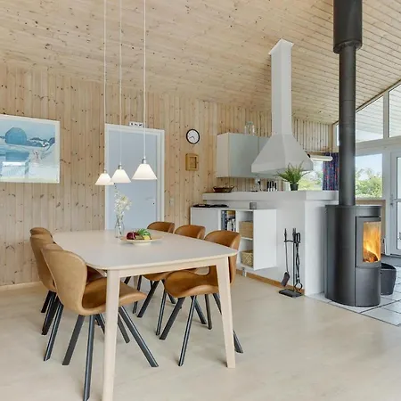 4 Bedroom Pet Friendly In Sydals Holiday home